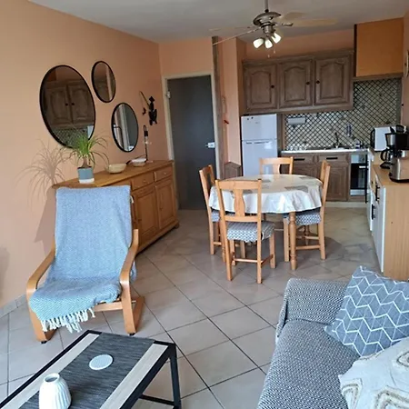 Cosy Pres De La Avec Balcon, Wi-fi Et Parking - - Fr-1-323-508 Apartment *